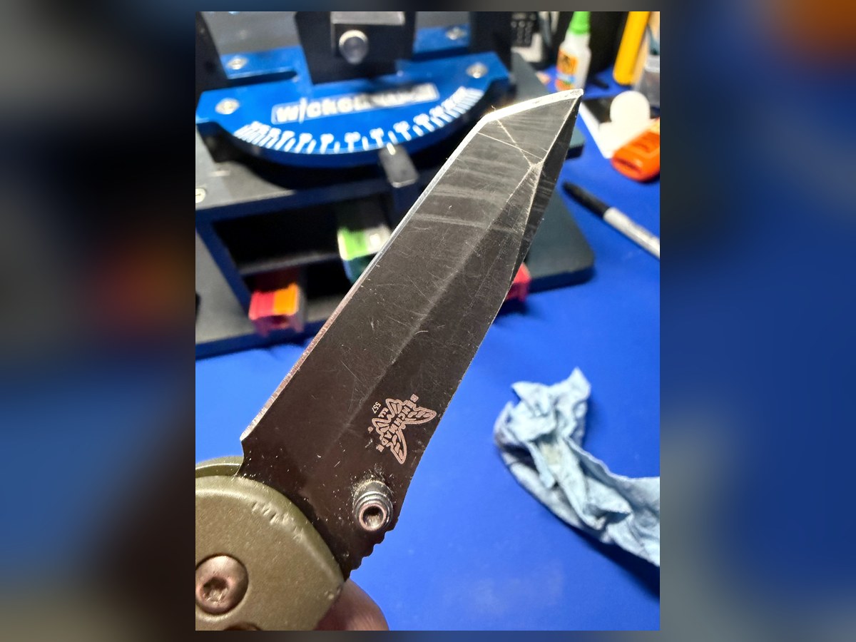 Folding knife edge and handle profile